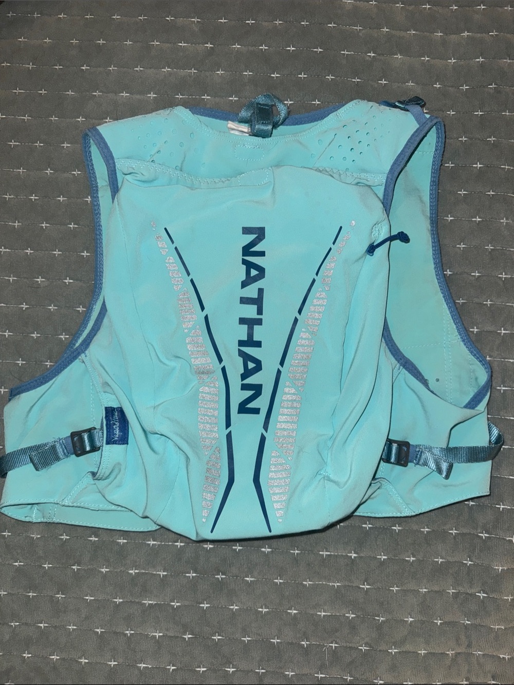 Nathan Light Blue Vapor Howe 12l running vest